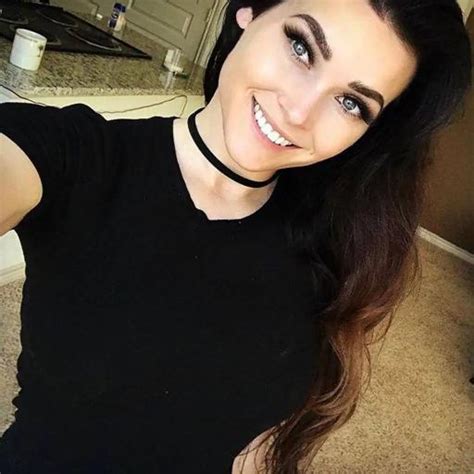 Model Niece Waidhofer dead at 31 by suicide: Influencer had。